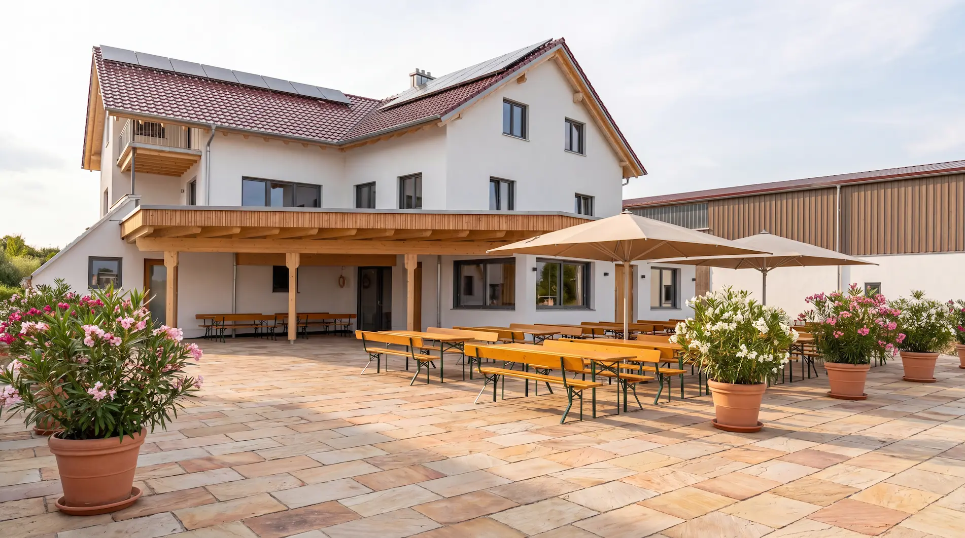 Kurvenbeck – Gasthaus und Biergarten im Abendlicht